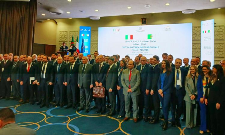 ITALIA – ALGERIA. CAMISA A TAVOLA ROTONDA IMPRENDITORIALE