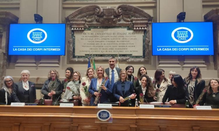 VIOLENZA DONNE. CAMISA: IMPLEMENTARE DIRITTI DONNE ANCHE IN CAMPO LAVORATIVO