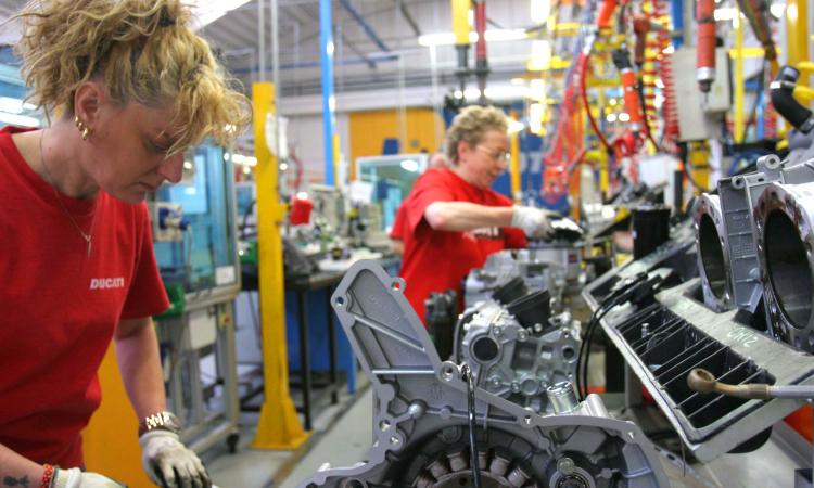 CAMISA, INDICE MANIFATTURIERO DIMOSTRA TENUTA SISTEMA INDUSTRIALE. GOVERNO METTA AL CENTRO LE PMI